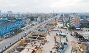 東部快線地鐵14號線明年通車，旭東圍擋廠家為城市安全建設(shè)美麗屏障！